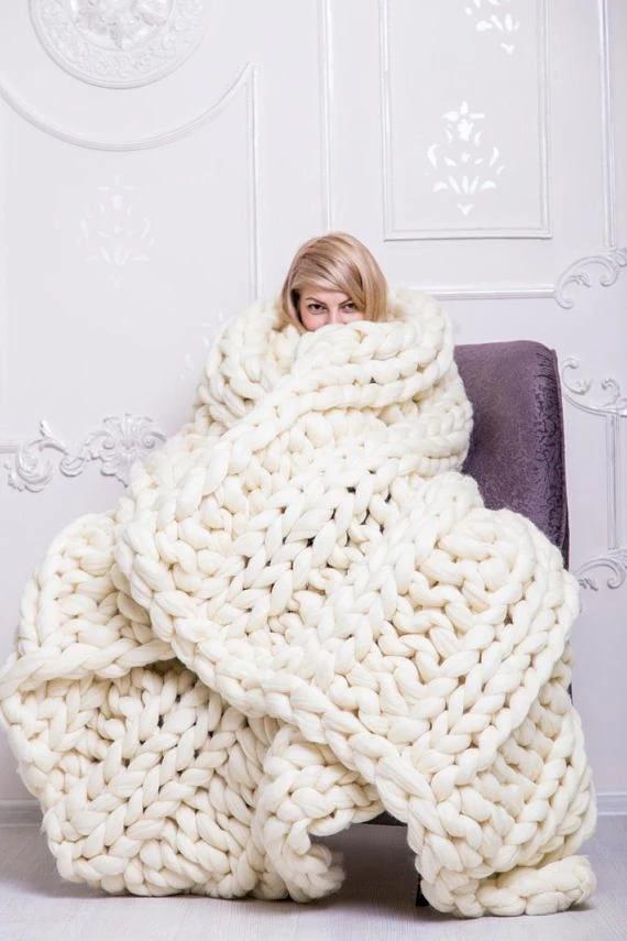 Chunky Knit Hand Woven Throw Blanket for Bed and Couch