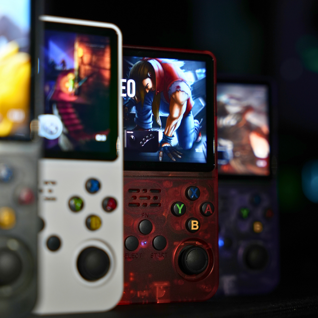 Retro Translucent Handheld Game Console with 3.5-Inch IPS Screen for On-the-Go Gaming