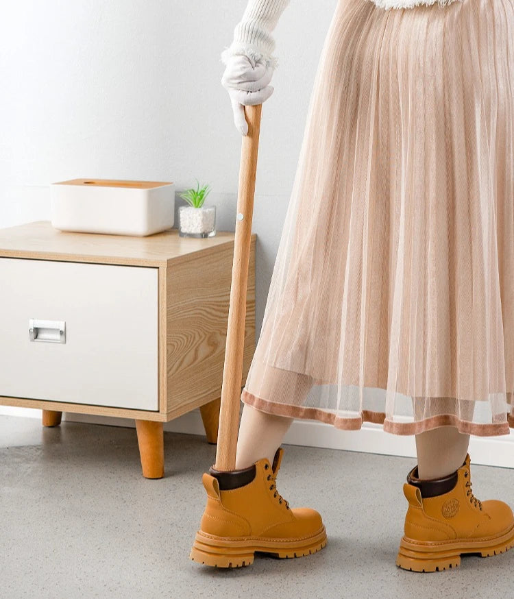 Shoehorn by door