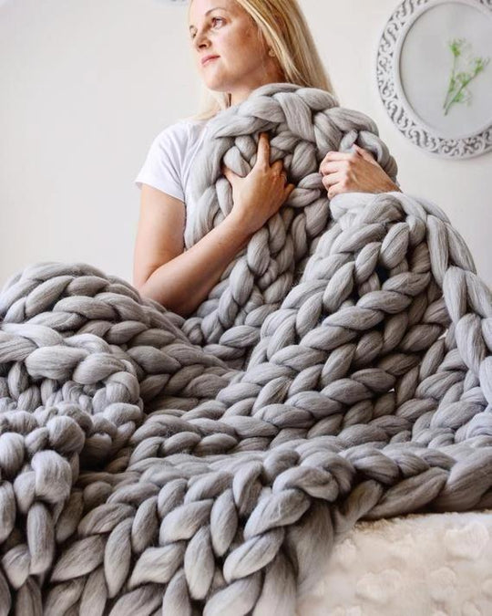 Chunky Knit Hand Woven Throw Blanket for Bed and Couch