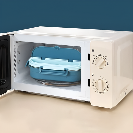 Lunch box in microwave