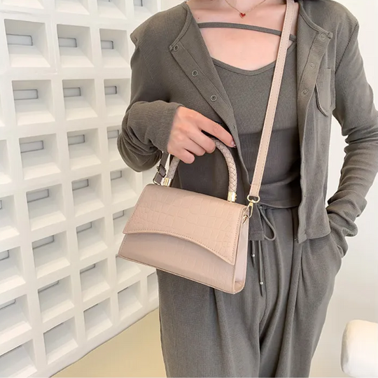 Elegant Structured Leather Top-Handle Handbag for Work and Evening Style