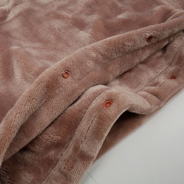 Heated blanket USB connector detail