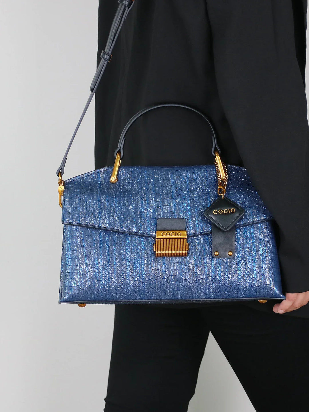 Luxe Snake-Print Leather Shoulder Bag for Work and Everyday Style