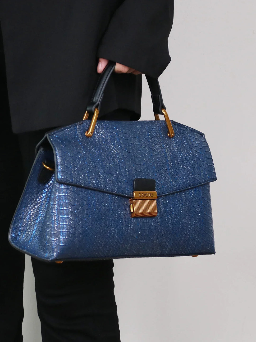 Luxe Snake-Print Leather Shoulder Bag for Work and Everyday Style