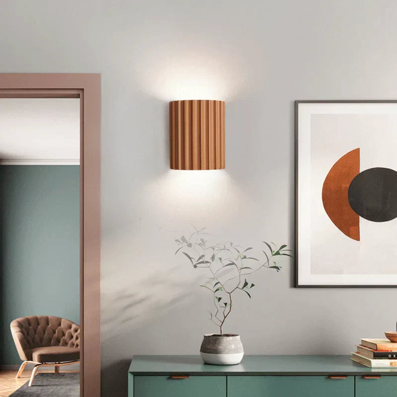 Minimalist Ribbed Resin Wall Sconce for Indoor Hallway Lighting