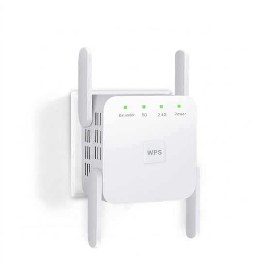 WiFi range extender with four antennas