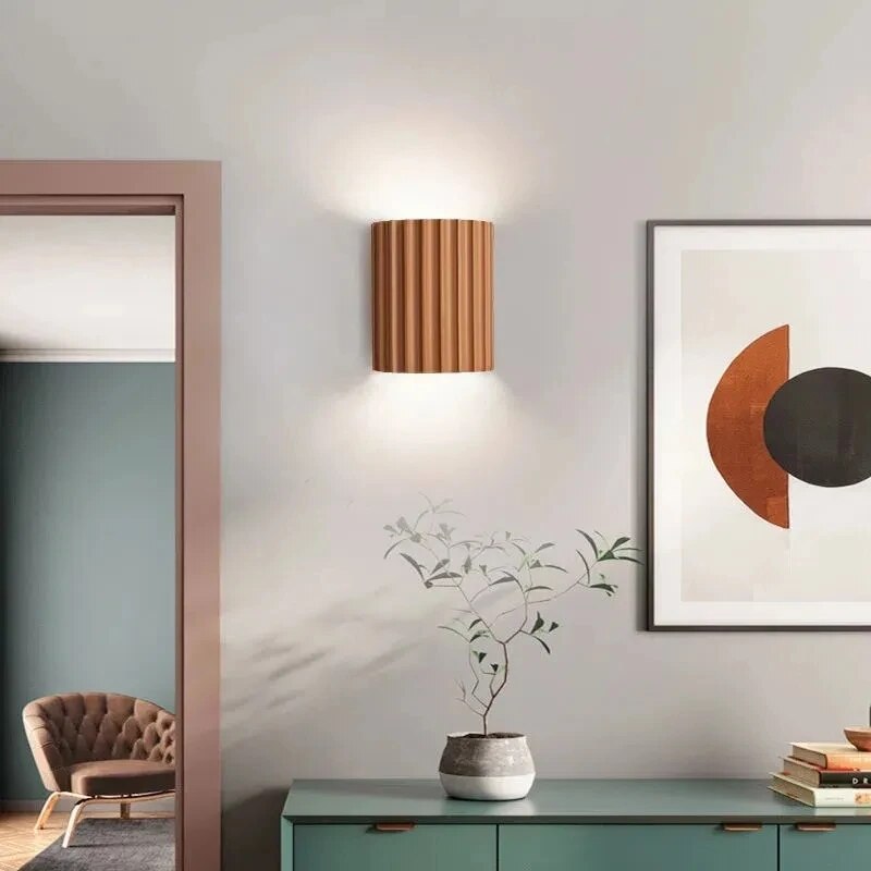 Minimalist Ribbed Resin Wall Sconce for Indoor Hallway Lighting