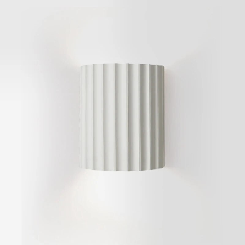Minimalist Ribbed Resin Wall Sconce for Indoor Hallway Lighting