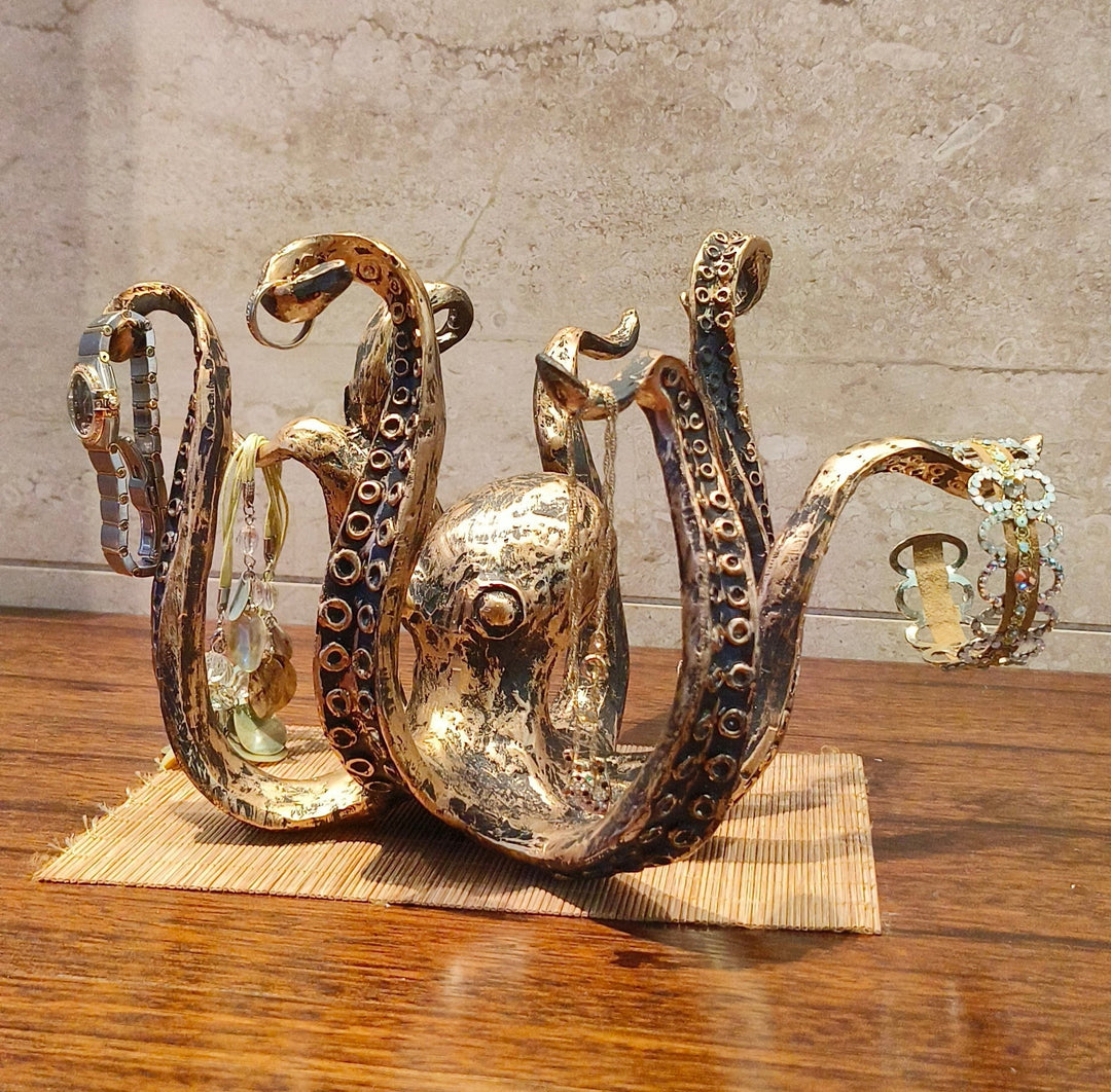 Octopus mug holder with curling tentacles