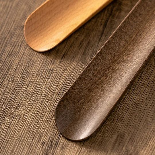 Wooden shoehorn grain detail
