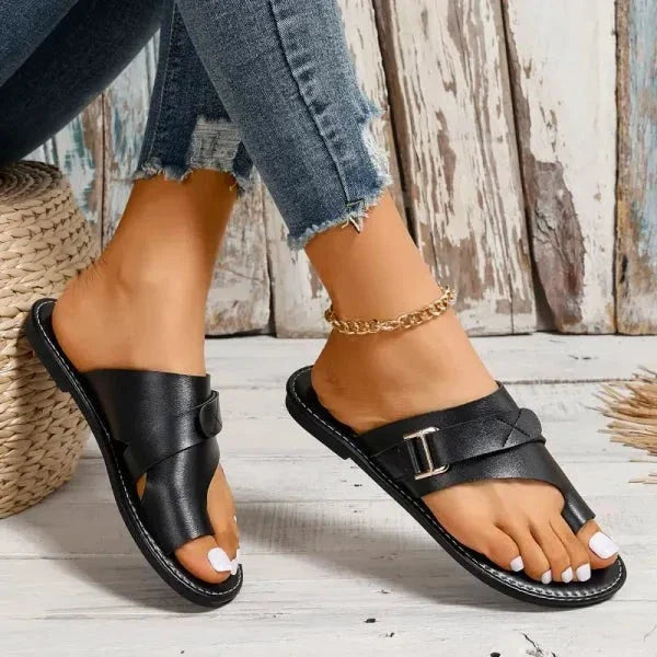 Soft Cushioned Faux Leather Toe-Loop Slide Sandals for Everyday Summer Comfort