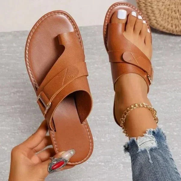 Soft Cushioned Faux Leather Toe-Loop Slide Sandals for Everyday Summer Comfort
